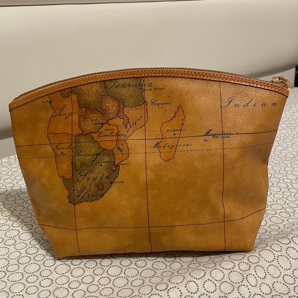 Alviero Martini Pouch/Cosmetic Bag - Picture 3 of 12